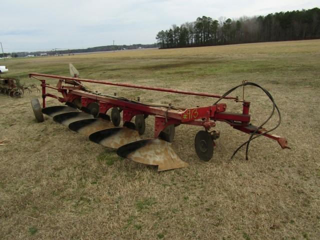 #913 CASE IH 5 BOTTOM PLOW GOOD HYD HOSES GOOD TIRES