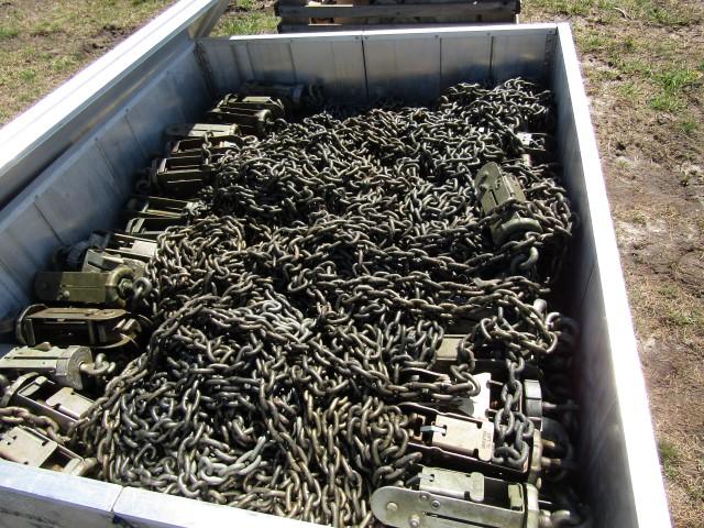 #2507 80 CHAIN TIEDOWN IN CRATE 80 CHAINS APPROXIMATELY 20' LONG 80 BINDERS