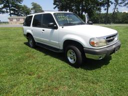 #1101 1999 FORD EXPLORER 4 WD 223996 MILES AM FM CD CLOTH SEATS NOT STATE I