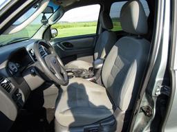 #5401 2006 FORD ESCAPE XLT V6 ENG 4 WD PWR PKG CRUISE AM FM CD AUTO TRANS C