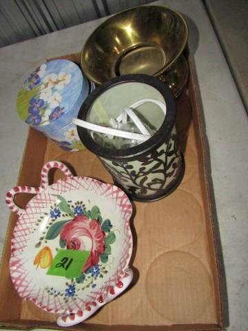 BOX LOT WITH ITALIAN POTTERY SPITTOON AND MORE