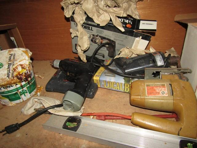 CONTENTS UNDER WORK BENCH INCLUDING TOOLS GARDEN SUPPLIES AND MORE