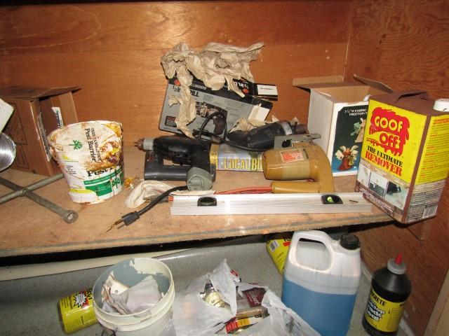 CONTENTS UNDER WORK BENCH INCLUDING TOOLS GARDEN SUPPLIES AND MORE