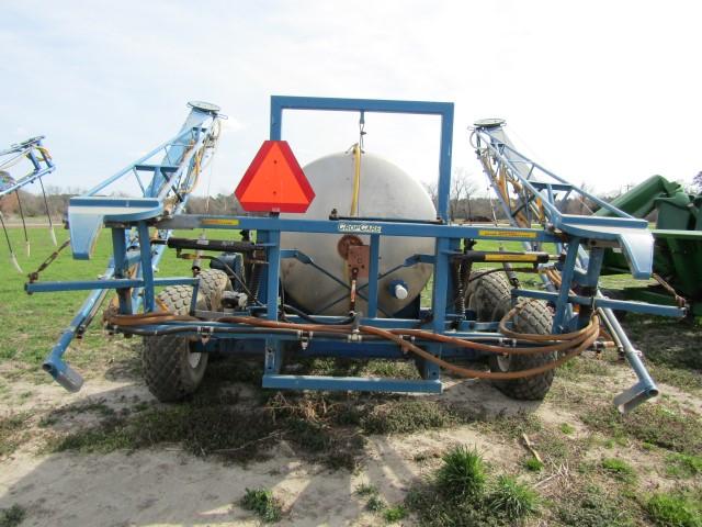 #134 1980 JOHN BLUE PULL BEHIND SPRAYER 60' BOOMS 1000 GAL CROP CARE HYD BO