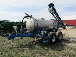 #134 1980 JOHN BLUE PULL BEHIND SPRAYER 60' BOOMS 1000 GAL CROP CARE HYD BO