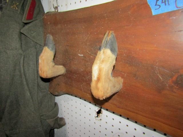 PRIMITIVE GUN RACK SLAB WOOD WITH DEER HOOFS 52 X 14 INCH