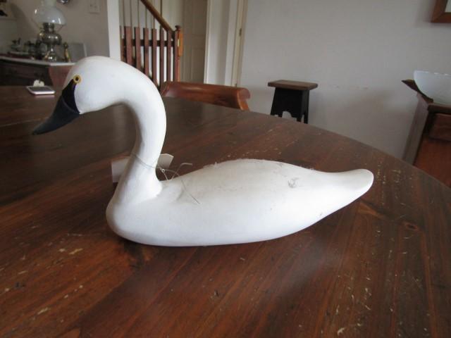 1/3 SIZE SWAN CARVING BY J K PIERCE