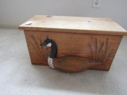 SMALL WOODEN BOX WITH CARVED GOOSE