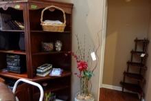 CONTENTS OF CORNER UNITL INCLUDING BASKETS VASES BOOKS AND MORE