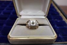 10KT YELLOW GOLD RING SIZE 11 5.1 DWT MISSING STONE