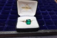 10KT ROSE GOLD RING WITH GREEN EMERALD STONE SIZE 9 2.3 DWT
