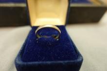 14KT W GOLD WEDDING BAND APPROX SIZE 10.5 1.5 DWT