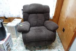 OVERSIZED JACKSON BROWN RECLINER