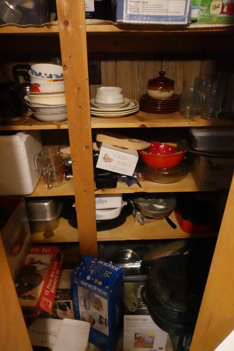 CONTENTS OF KITCHEN PANTRY INCLUDING STEM WARE CAST IRON FRYING PANS NEW BA