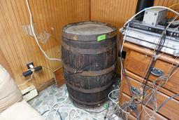 ANTIQUE WOODEN SCHENLEY DISTILLERS BARREL APPROX 50 GAL