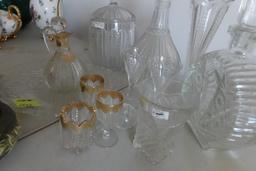 15 PC CLEAR GLASS INCLUDING MARDI GRAS BISCUIT JAR DECANTER BUD VASE AND MO