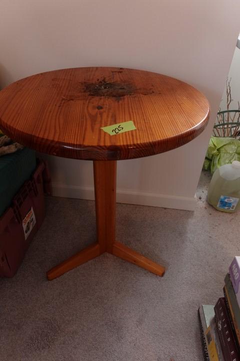 KNOTTY PINE ROUND END TABLE