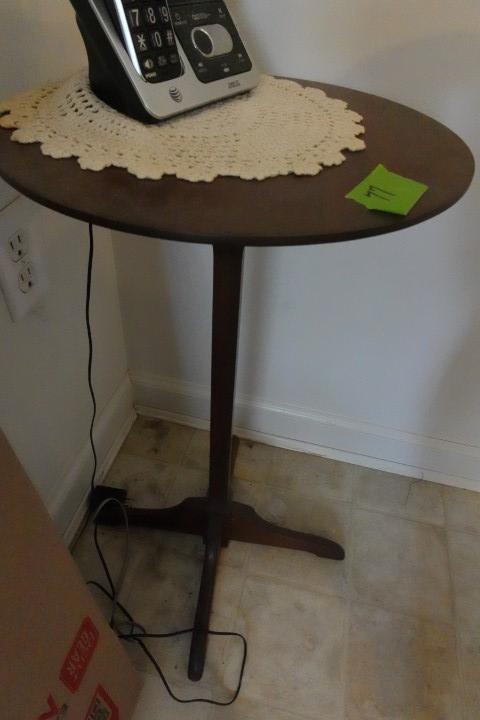 SMALL WALNUT COLOR PLANT STAND APPROX 2 FEET TALL X 12 INCH ACROSS