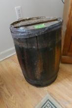 ANTIQUE WOODEN NAIL KEG  MARKED FINISHING