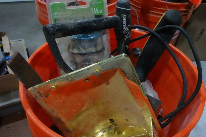 BUCKET LOT INCLUDING SCREW DRIVERS CHISELS SPREADERS FAUCET DRAINS AND MORE