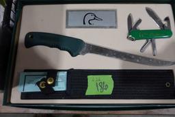 DUCKS UNLIMITED KNIFE SET IN ORIGINAL BOX