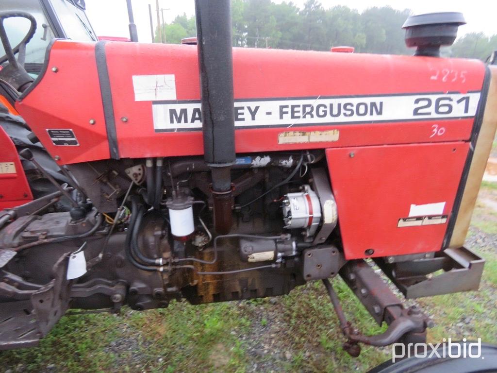 MF 261 Tractor