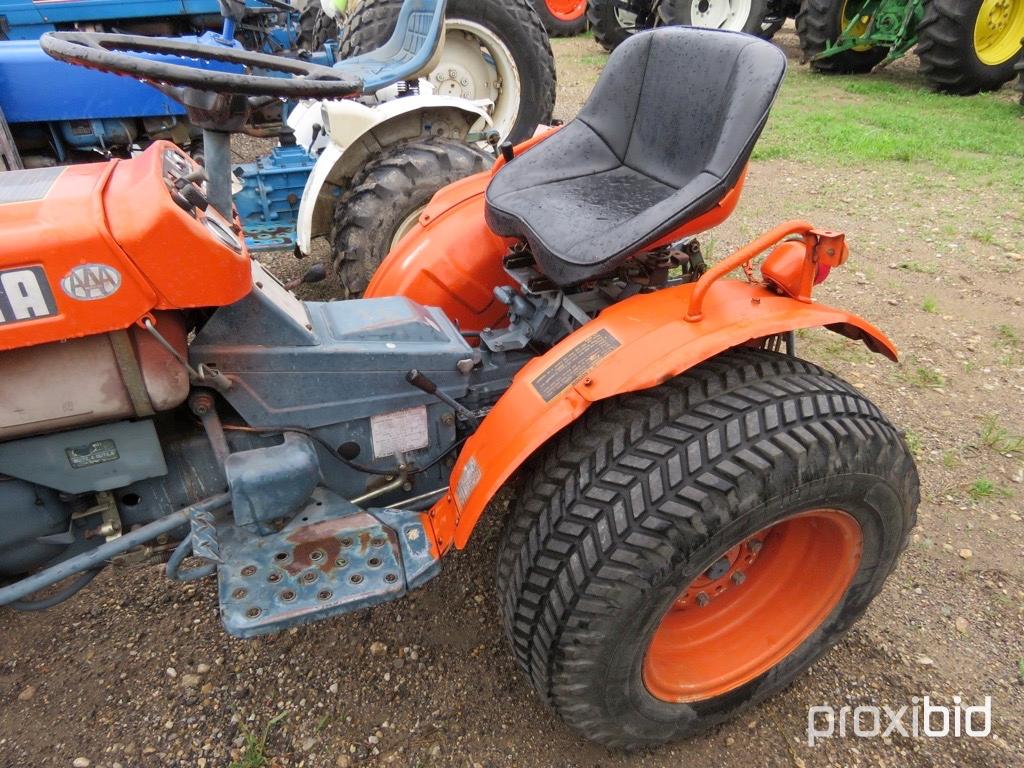 Kubota B7100 Tractor
