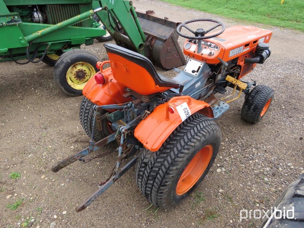 Kubota B7100 Tractor