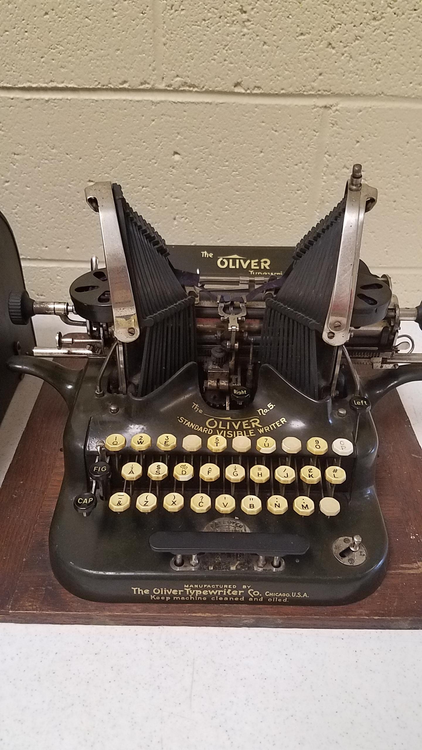 Rare The Oliver #5 Typewriter