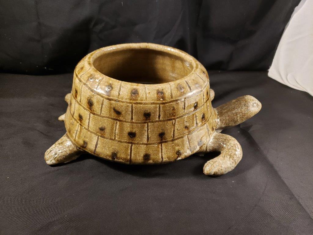 Clint Alderman Turtle dog bowl