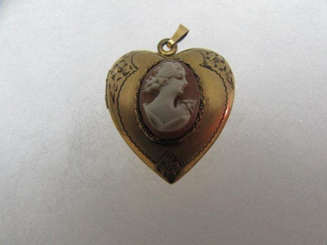 12 Kt Yellow Gold Filled Cameo Heart-Shaped Locket