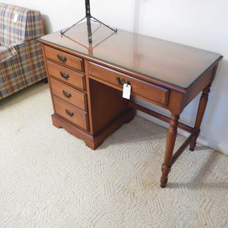 Desk by Drew Furniture Company, 5 Drawers, Turned