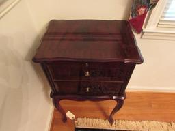 Queen Anne 2-Drawer Stand