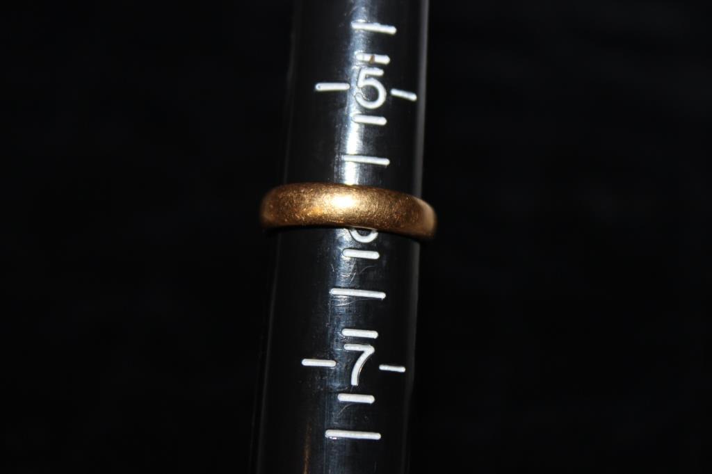 22kt Yellow Gold Band Size 6   5.3g