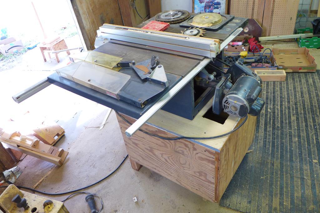 Craftsman 10" Table Saw w/27" x 44" Table Bed &