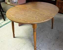 Dining Table 41 1/2" Round w/2 12" Leaves