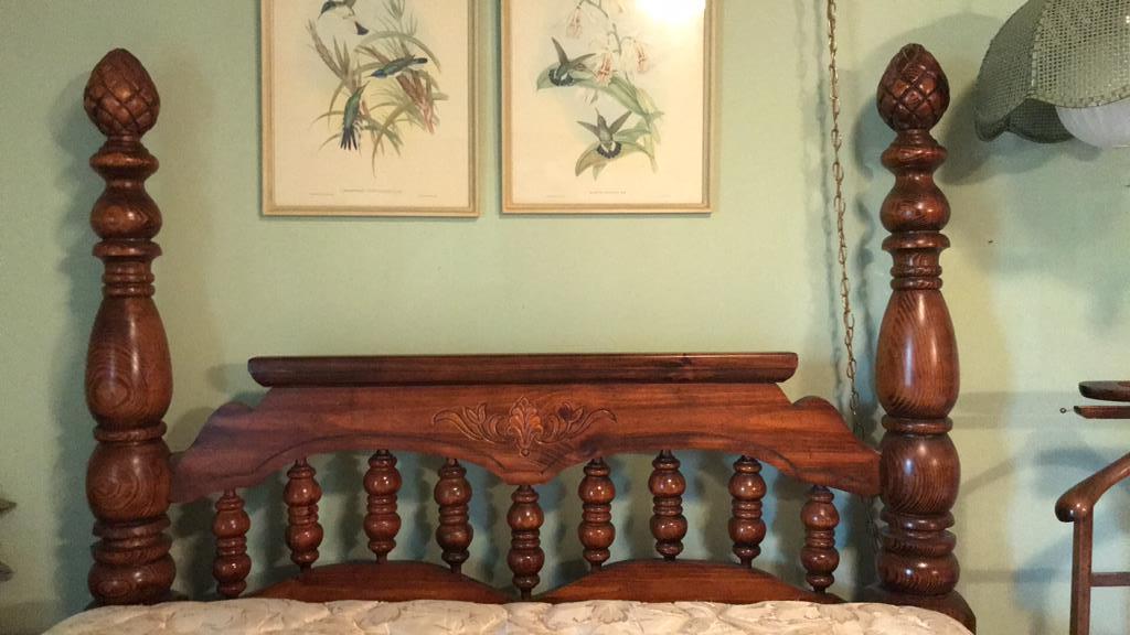 Queen-Size Four Poster Bed with Carved Pineapple