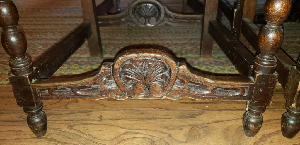 Antique Dining Table w/Leaf and 4 Chairs: