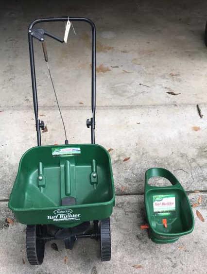 Scott’s Turf Builder Broadcast Spreader and