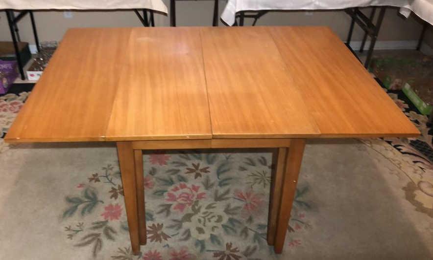 Mid Century Modern Drop Leaf Dining Table w/3