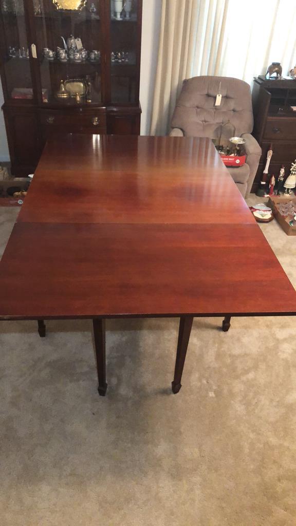 Hepplewhite Drop-Leaf Dining Table