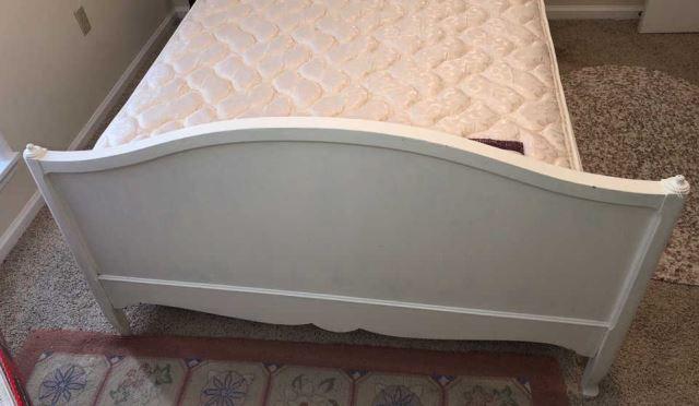 White Painted Full Size Bed