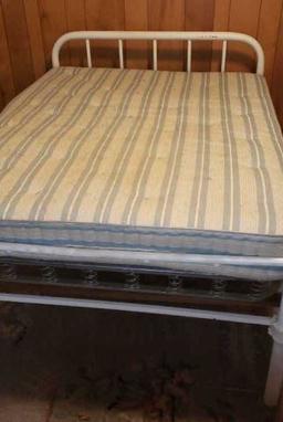 Antique Iron Painted Full-Size Bed