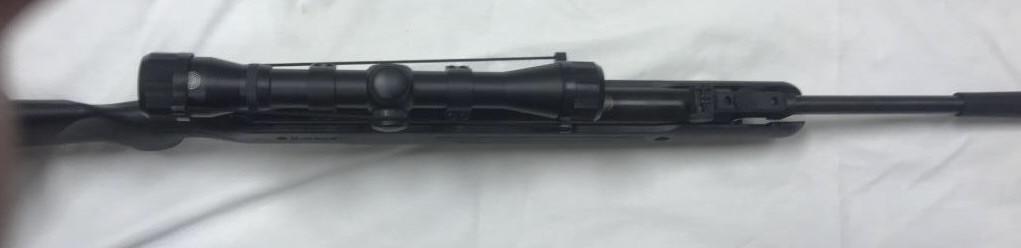 Stoeger Model X-10 Pellett Air Gun w/4 x 32 Scope