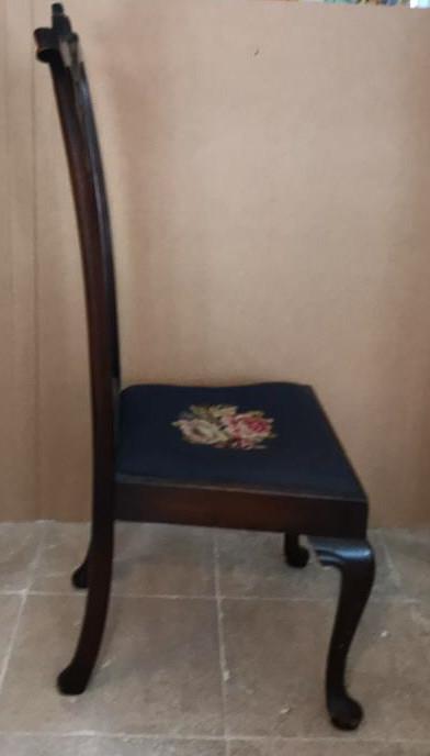 Antique Mahogany Side Chair with Cabriole