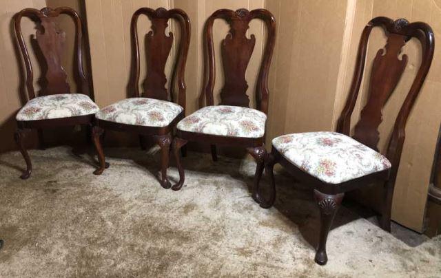 Set of (4) Queen Anne Dining Chairs