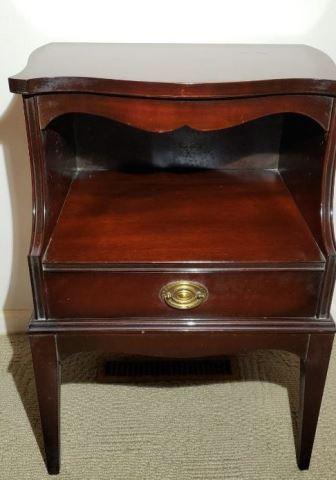 Vintage Mahogany Sheridan Style 1-Drawer Night Stand,