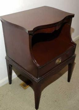 Vintage Mahogany Sheridan Style 1-Drawer Night Stand,