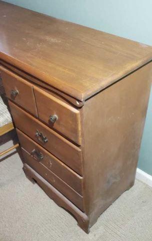 3-Drawer Desk w/Chair (great project)