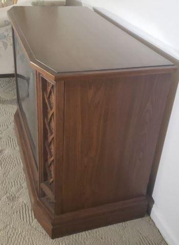 RCA Console TV (Great for project) 40" x 19" x 29"